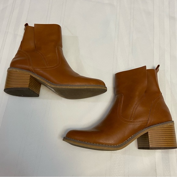 Mossimo Supply Co Womens Brown Slip on Ankle Booties- EUC size 8 - Picture 3 of 11